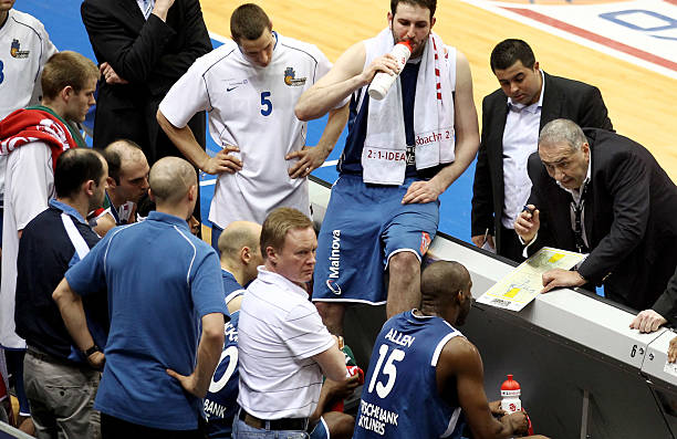 打破常规的 打破常规的